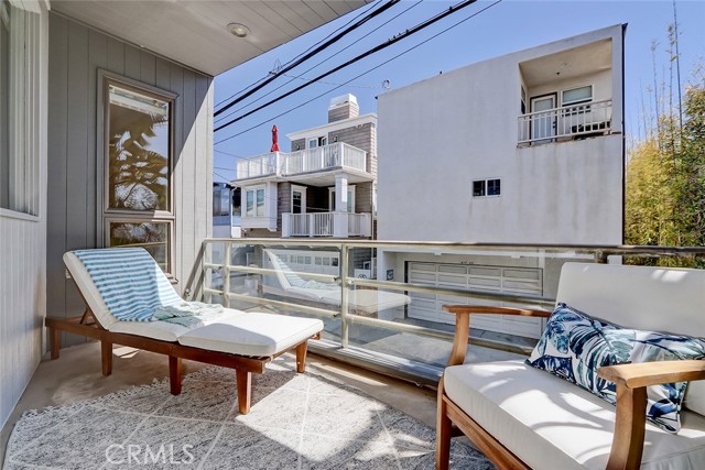 417 20th Place, Manhattan Beach, California 90266, 3 Bedrooms Bedrooms, ,2 BathroomsBathrooms,Residential,Sold,20th,SB21058820