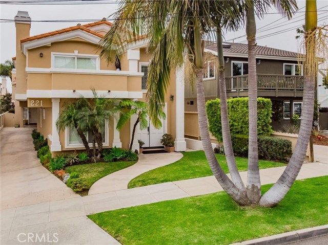 221 Lucia Avenue, Redondo Beach, California 90277, 3 Bedrooms Bedrooms, ,2 BathroomsBathrooms,Residential,Sold,Lucia,PV18060127