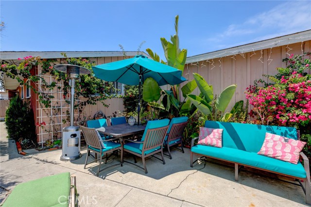 1965 Manhattan Avenue, Hermosa Beach, California 90254, 3 Bedrooms Bedrooms, ,2 BathroomsBathrooms,Residential,Sold,Manhattan,SB20021506