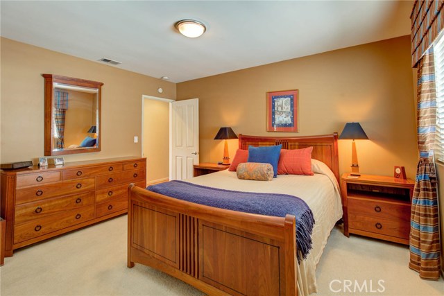 590 33rd Street, Manhattan Beach, California 90266, 3 Bedrooms Bedrooms, ,2 BathroomsBathrooms,Residential,Sold,33rd,SB19174873