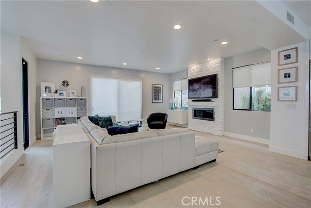 1921 Ruhland Avenue, Redondo Beach, California 90278, 4 Bedrooms Bedrooms, ,4 BathroomsBathrooms,Residential,Sold,Ruhland,SB20053880