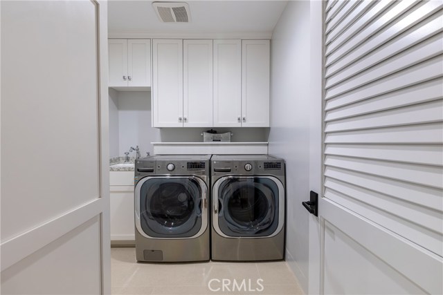1631 19th Street, Manhattan Beach, California 90266, 5 Bedrooms Bedrooms, ,4 BathroomsBathrooms,Residential,Sold,19th,SB20082155