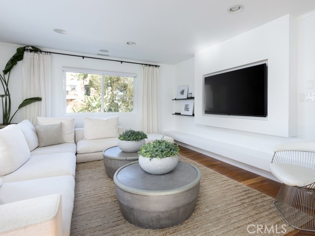 410 31st Street, Manhattan Beach, California 90266, 3 Bedrooms Bedrooms, ,2 BathroomsBathrooms,Residential,Sold,31st,SB20024556