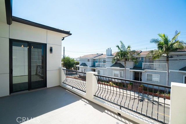 2204 Felton Lane, Redondo Beach, California 90278, 4 Bedrooms Bedrooms, ,3 BathroomsBathrooms,Residential,Sold,Felton,SB18220475