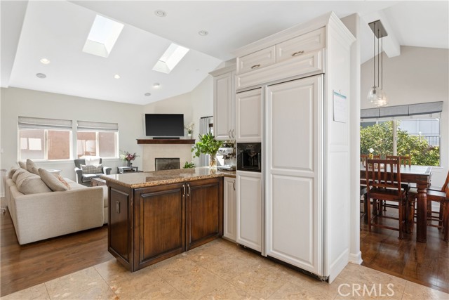 621 Broadway, Redondo Beach, California 90277, 4 Bedrooms Bedrooms, ,2 BathroomsBathrooms,Residential,Sold,Broadway,SB21036343