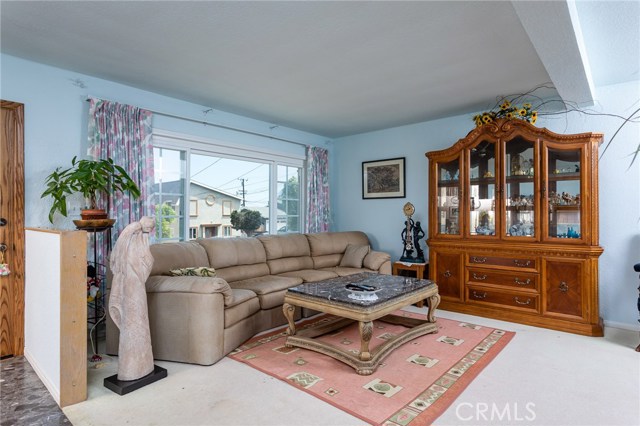 5 Bed Home for Sale in El Segundo, California