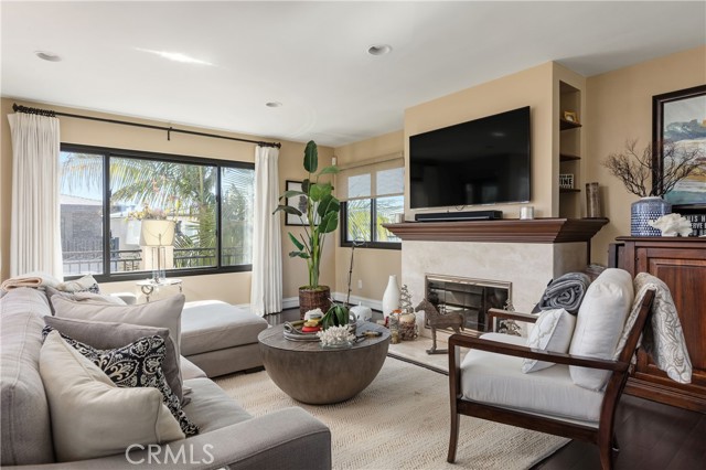437 27th Street, Manhattan Beach, California 90266, 4 Bedrooms Bedrooms, ,3 BathroomsBathrooms,Residential,Sold,27th,SB21036239