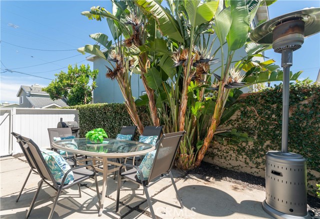 2409 Blossom Lane, Redondo Beach, California 90278, 3 Bedrooms Bedrooms, ,1 BathroomBathrooms,Residential,Sold,Blossom,SB21122284