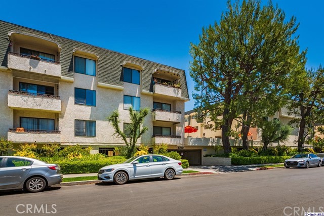 Photo of 4700 Natick Ave Avenue #314, Sherman Oaks, CA 91403