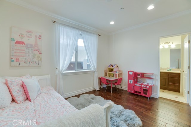 523 Lucia Avenue, Redondo Beach, California 90277, 4 Bedrooms Bedrooms, ,4 BathroomsBathrooms,Residential,Sold,Lucia,SB18107148