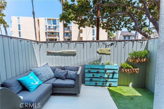 206 Ruby Street, Redondo Beach, California 90277, 2 Bedrooms Bedrooms, ,2 BathroomsBathrooms,Residential,Sold,Ruby,SB20115303