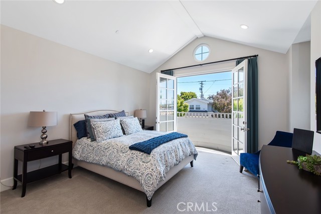 2201 Oak Avenue, Manhattan Beach, California 90266, 5 Bedrooms Bedrooms, ,5 BathroomsBathrooms,Residential,Sold,Oak,SB21126530