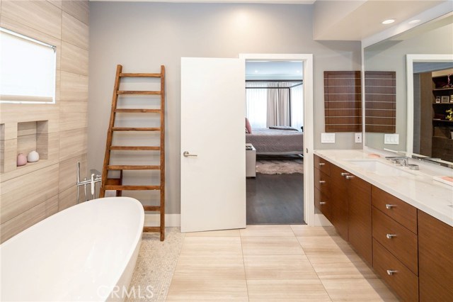 428 32nd Street, Manhattan Beach, California 90266, 4 Bedrooms Bedrooms, ,3 BathroomsBathrooms,Residential,Sold,32nd,SB20046749