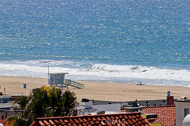 300 28th Street, Hermosa Beach, California 90254, 4 Bedrooms Bedrooms, ,4 BathroomsBathrooms,Residential,Sold,28th,SB18066666