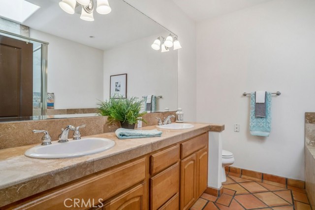 2104 Vanderbilt Lane, Redondo Beach, California 90278, 3 Bedrooms Bedrooms, ,3 BathroomsBathrooms,Residential,Sold,Vanderbilt,SB18228113