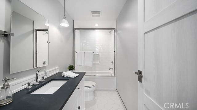 1902 Mathews Ave, Redondo Beach, California 90278, 5 Bedrooms Bedrooms, ,5 BathroomsBathrooms,Residential,Sold,Mathews Ave,PV21055104