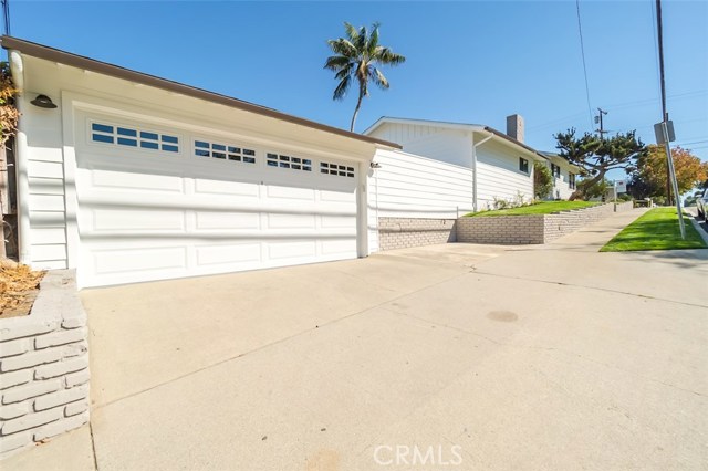 1401 11th Street, Manhattan Beach, California 90266, 3 Bedrooms Bedrooms, ,1 BathroomBathrooms,Residential,Sold,11th,SB17223624