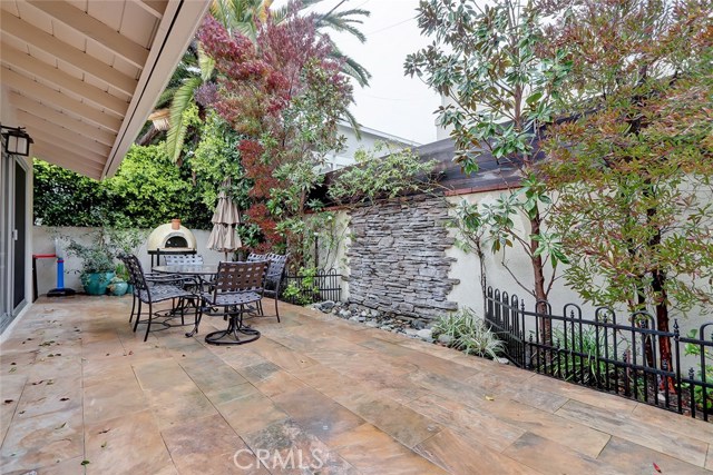 1212 Elm Avenue, Manhattan Beach, California 90266, 3 Bedrooms Bedrooms, ,2 BathroomsBathrooms,Residential,Sold,Elm,SB19051090