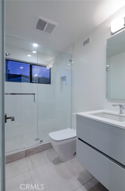 228 Helberta Avenue, Redondo Beach, California 90277, 5 Bedrooms Bedrooms, ,5 BathroomsBathrooms,Residential,Sold,Helberta,PV18015757