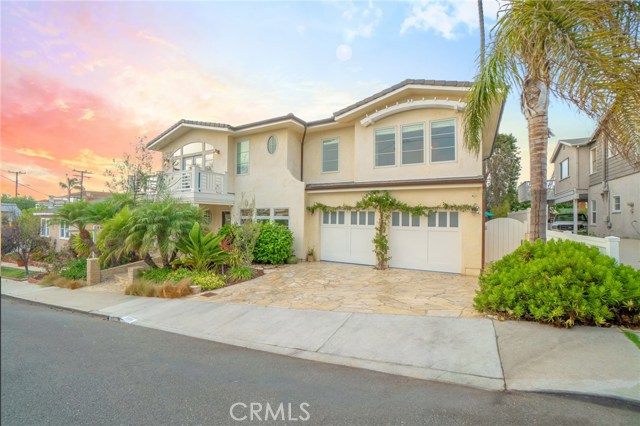 1111 8th Street, Hermosa Beach, California 90254, 4 Bedrooms Bedrooms, ,3 BathroomsBathrooms,Residential,Sold,8th,SB20223282