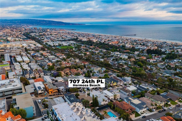 707 24th Place, Hermosa Beach, California 90254, 3 Bedrooms Bedrooms, ,2 BathroomsBathrooms,Residential,Sold,24th,SB21105604