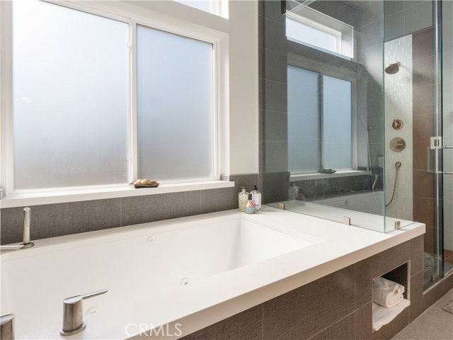 2108 Gates Avenue, Redondo Beach, California 90278, 4 Bedrooms Bedrooms, ,4 BathroomsBathrooms,Residential,Sold,Gates,SB20231175