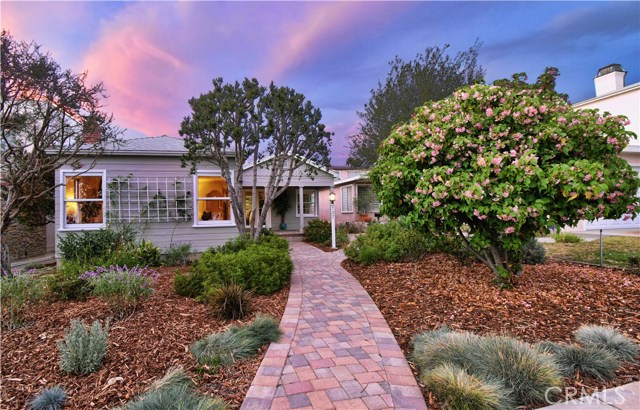 727 Avenue B, Redondo Beach, California 90277, 2 Bedrooms Bedrooms, ,1 BathroomBathrooms,Residential,Sold,Avenue B,SB20142924