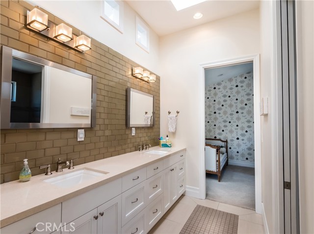 1905 Elm Avenue, Manhattan Beach, California 90266, 5 Bedrooms Bedrooms, ,5 BathroomsBathrooms,Residential,Sold,Elm,SB19169509