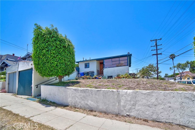 201 Juanita Avenue, Redondo Beach, California 90277, 2 Bedrooms Bedrooms, ,1 BathroomBathrooms,Residential,Sold,Juanita,OC17151838