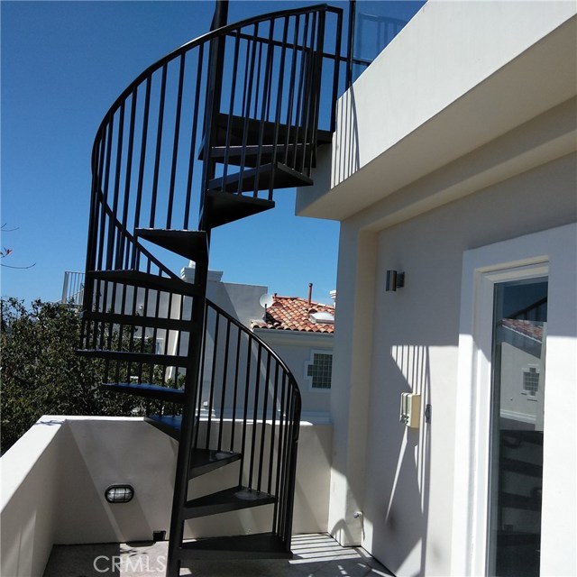 605 Lucia Avenue, Redondo Beach, California 90277, 4 Bedrooms Bedrooms, ,3 BathroomsBathrooms,Residential,Sold,Lucia,SB19087867