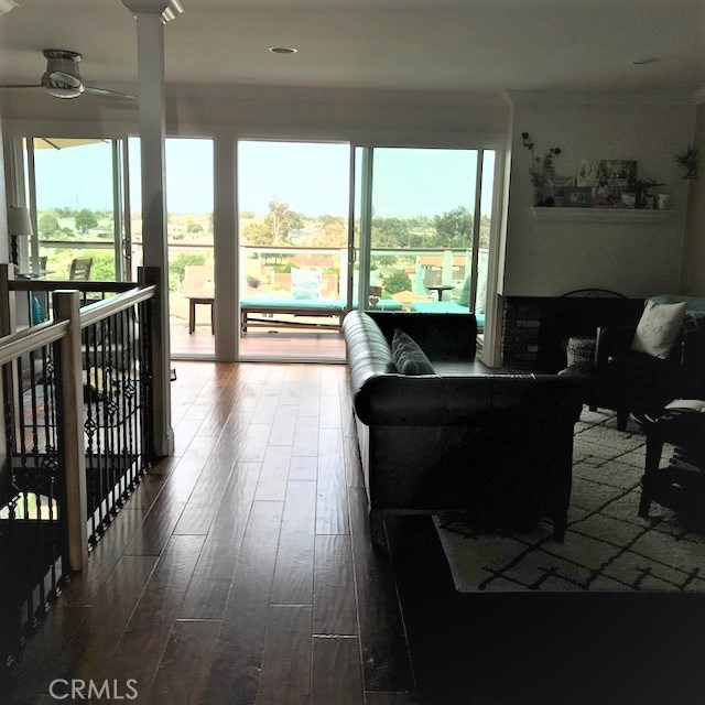 420 Prospect Avenue, Redondo Beach, California 90277, 4 Bedrooms Bedrooms, ,1 BathroomBathrooms,Residential,Sold,Prospect,RS17174956