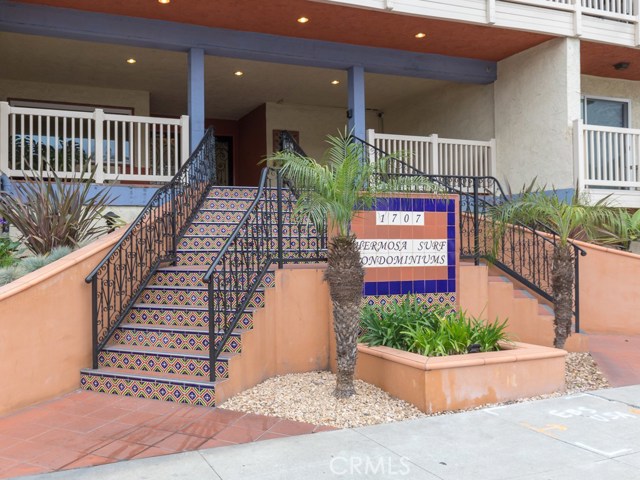 1707 Pacific Coast, Hermosa Beach, California 90254, 1 Bedroom Bedrooms, ,1 BathroomBathrooms,Residential,Sold,Pacific Coast,SB19113321