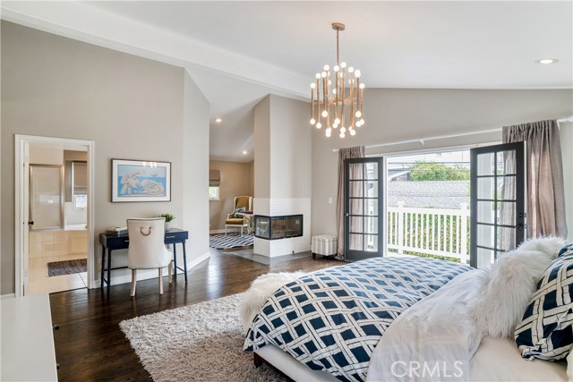 2301 Walnut Avenue, Manhattan Beach, California 90266, 4 Bedrooms Bedrooms, ,3 BathroomsBathrooms,Residential,Sold,Walnut,SB19070535