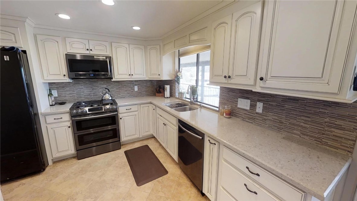 Lots of Cabinets and Lots of Counter Space!