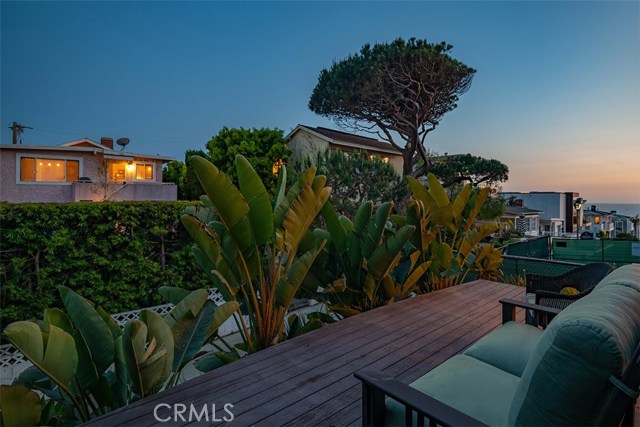 401 17th Street, Manhattan Beach, California 90266, ,Residential Income,Sold,17th,SB19145468