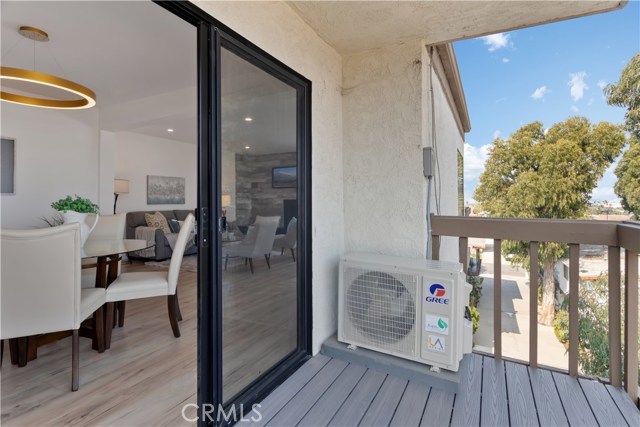 1447 Manhattan Beach Boulevard, Manhattan Beach, California 90266, 3 Bedrooms Bedrooms, ,2 BathroomsBathrooms,Residential,Sold,Manhattan Beach,OC20214796