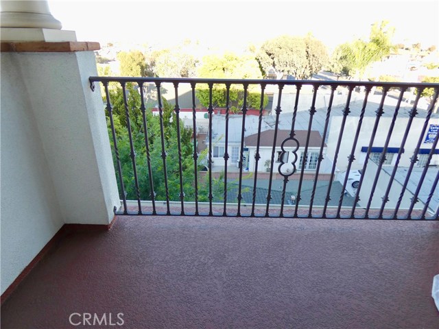 2001 Artesia Boulevard, Redondo Beach, California 90278, 2 Bedrooms Bedrooms, ,1 BathroomBathrooms,Residential,Sold,Artesia,SB20065471