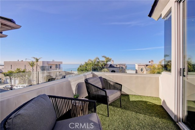 2804 Highland Avenue, Manhattan Beach, California 90266, 4 Bedrooms Bedrooms, ,3 BathroomsBathrooms,Residential,Sold,Highland,SB20147687