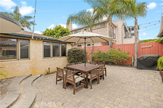 1315 Owosso Avenue, Hermosa Beach, California 90254, 3 Bedrooms Bedrooms, ,2 BathroomsBathrooms,Residential,Sold,Owosso,SB21134401