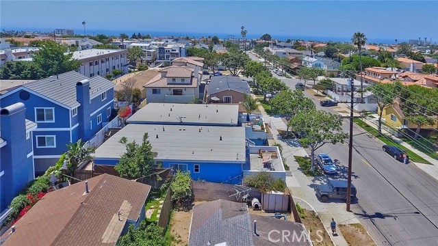 201 Juanita Avenue, Redondo Beach, California 90277, 2 Bedrooms Bedrooms, ,1 BathroomBathrooms,Residential,Sold,Juanita,OC17151838