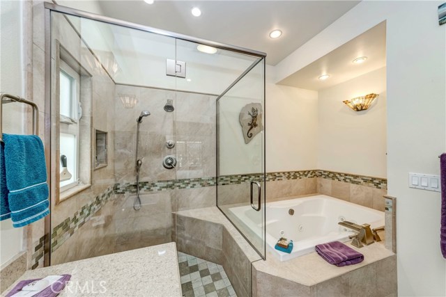 Master Bathroom , Jacuzzi, walk in shower, double sink