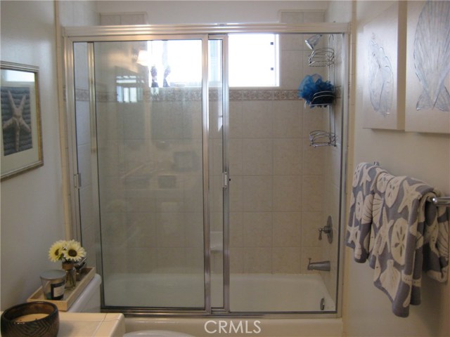 2207 Voorhees Avenue, Redondo Beach, California 90278, 4 Bedrooms Bedrooms, ,2 BathroomsBathrooms,Residential,Sold,Voorhees,SB17062851