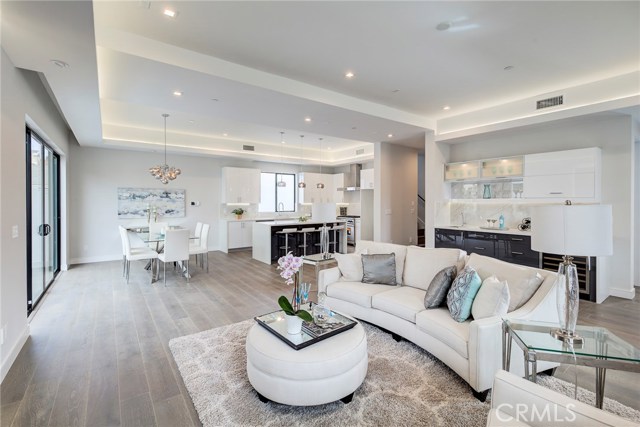 1909 Huntington Lane, Redondo Beach, California 90278, 4 Bedrooms Bedrooms, ,3 BathroomsBathrooms,Residential,Sold,Huntington,PV18234490