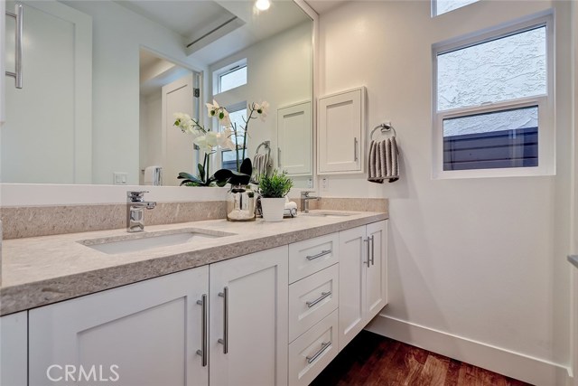 1728 Steinhart Avenue, Redondo Beach, California 90278, 4 Bedrooms Bedrooms, ,3 BathroomsBathrooms,Residential,Sold,Steinhart,SB18227946