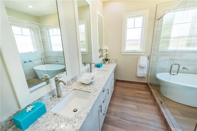 2309 Clark Lane, Redondo Beach, California 90278, 4 Bedrooms Bedrooms, ,2 BathroomsBathrooms,Residential,Sold,Clark,SB18033633