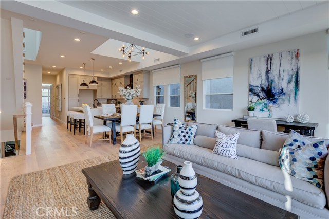 1711 Haynes Lane, Redondo Beach, California 90278, 3 Bedrooms Bedrooms, ,4 BathroomsBathrooms,Residential,Sold,Haynes,PV19232617