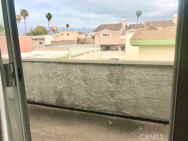 main floor balcony, plenty of room for BBQ