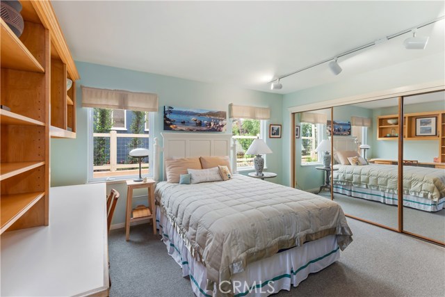 595 31st Street, Manhattan Beach, California 90266, 4 Bedrooms Bedrooms, ,1 BathroomBathrooms,Residential,Sold,31st,SB20193425