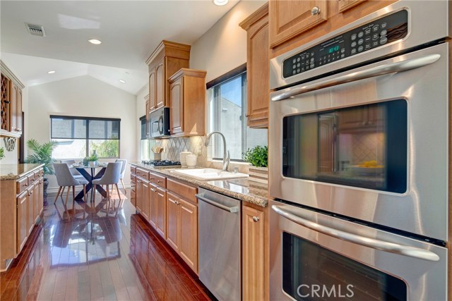 2111 Carnegie Lane, Redondo Beach, California 90278, 3 Bedrooms Bedrooms, ,2 BathroomsBathrooms,Residential,Sold,Carnegie,SB18198001