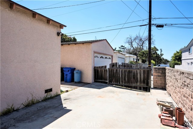 1142 23rd Street, Manhattan Beach, California 90266, 3 Bedrooms Bedrooms, ,1 BathroomBathrooms,Residential,Sold,23rd,SB18096714